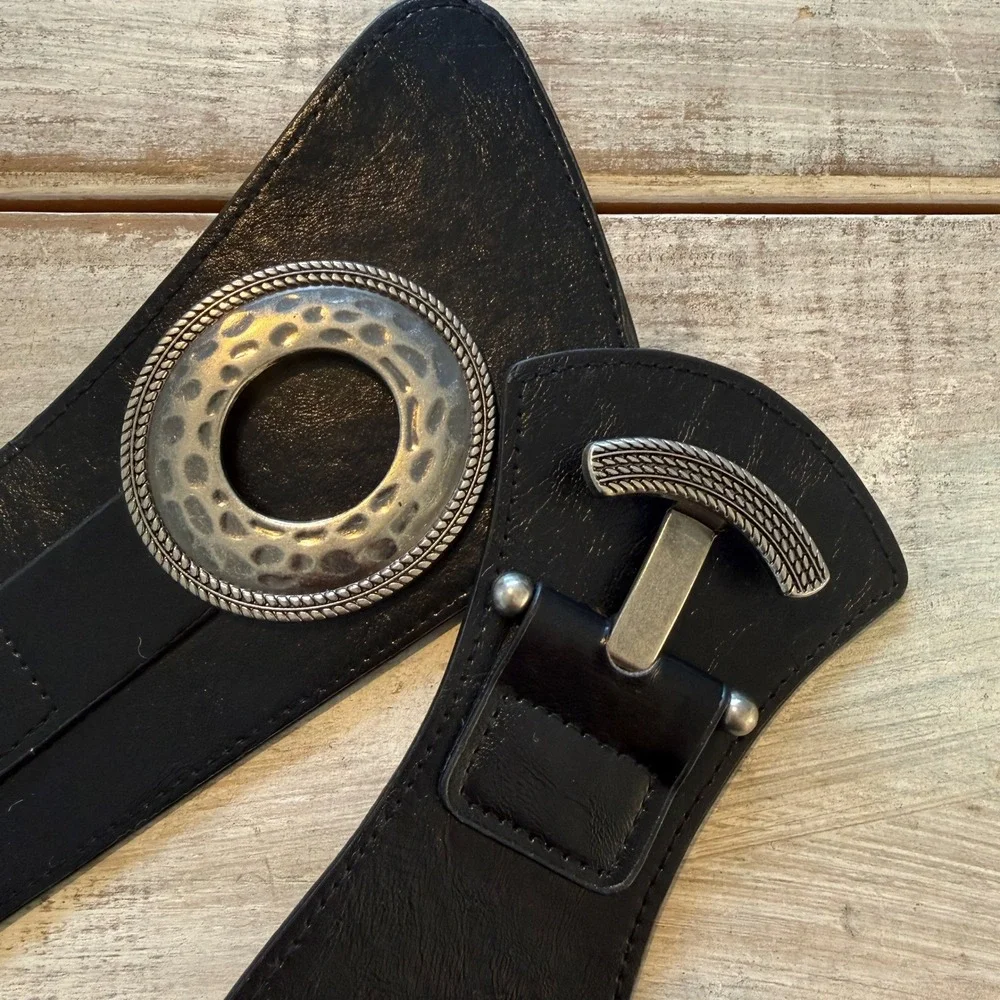 Black Wide Elastic Cinch Belt Hammered Silver Tone Metal Hook Buckle Boho 31in